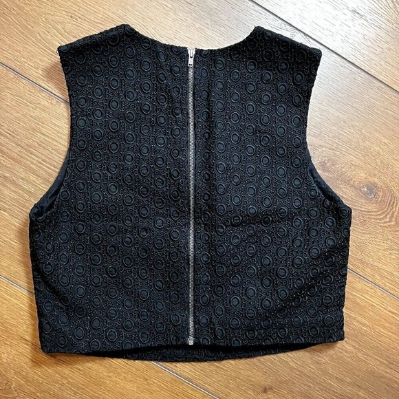 Theory Black Embroidered Zippered Back  Sleeveless Blouse Size S - Picture 3 of 5
